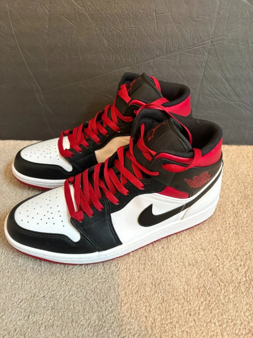 Nike Air Jordan 1 Mid Shoes Retro Gym Red Black Toe White Men's Size 9.5 NWOT